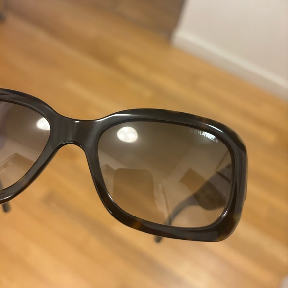CHANEL Vintage Tortoise Shell Sunglasses
